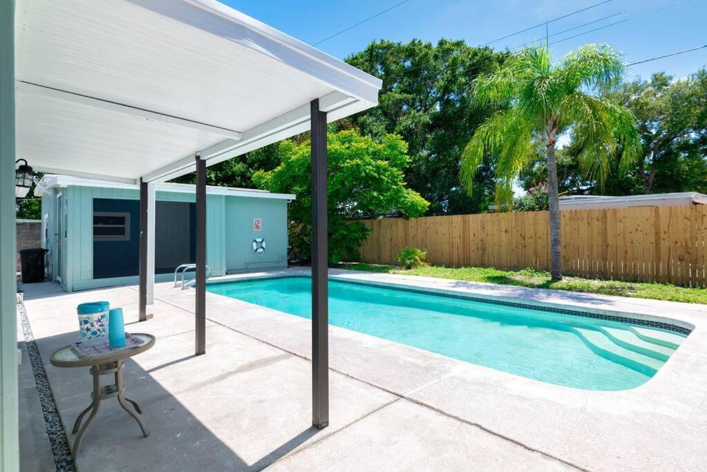 Relaxing Pool Home For Family Getaway Close To Tampa Zoo, Busch Gardens, Restaurants And Shopping! エクステリア 写真